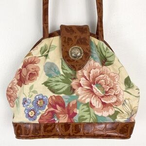 Vintage Vittoria floral dome handbag doctors satchel hinged top opening